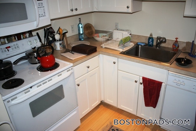 Boston - $2,995 /mo