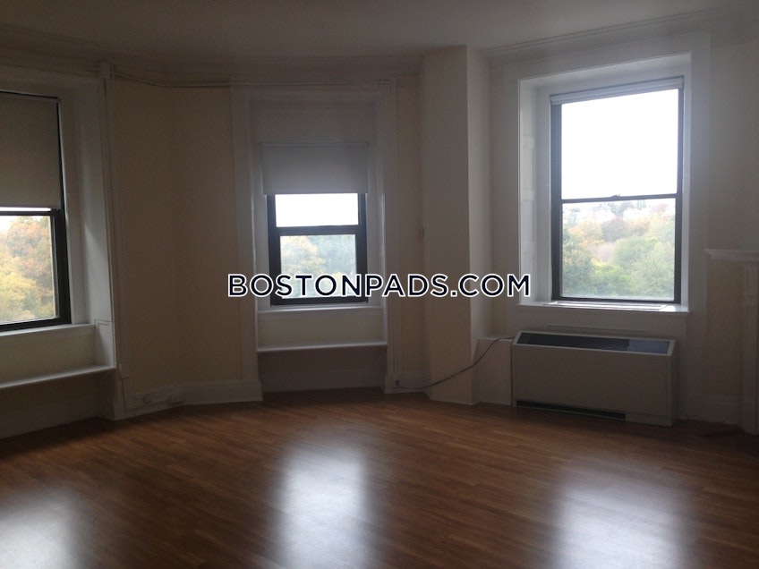 Boston - $3,200 /month