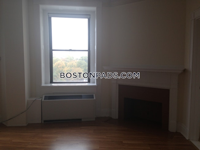 Boston - $3,200 /mo