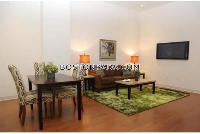 Boston - $4,400 /mo