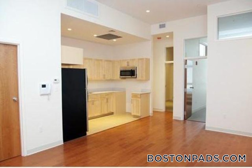 Boston - $4,850 /month