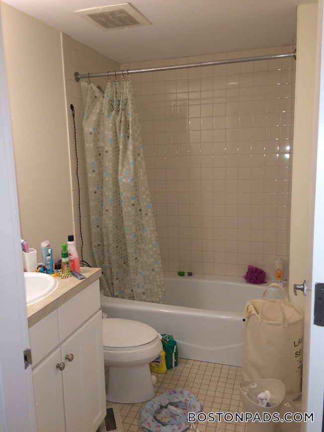 Boston - $3,000 /mo