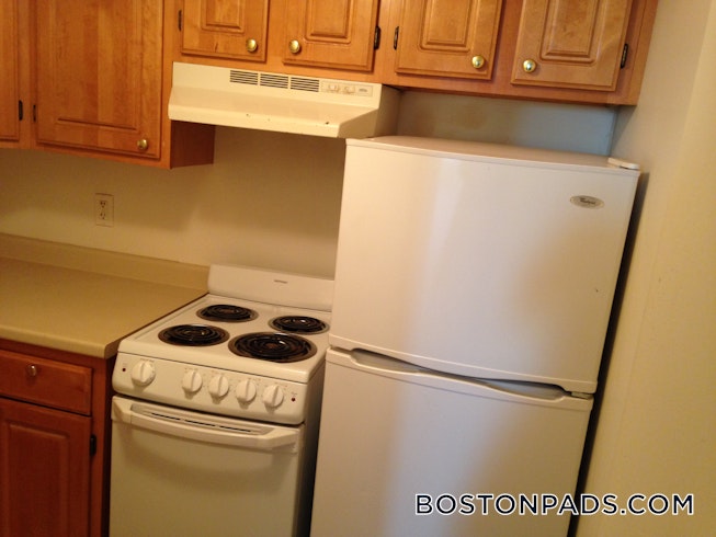 Boston - $3,100 /mo