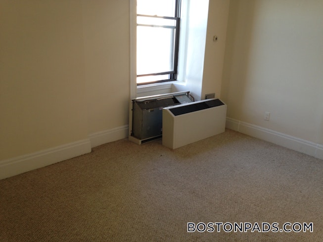 Boston - $3,100 /mo