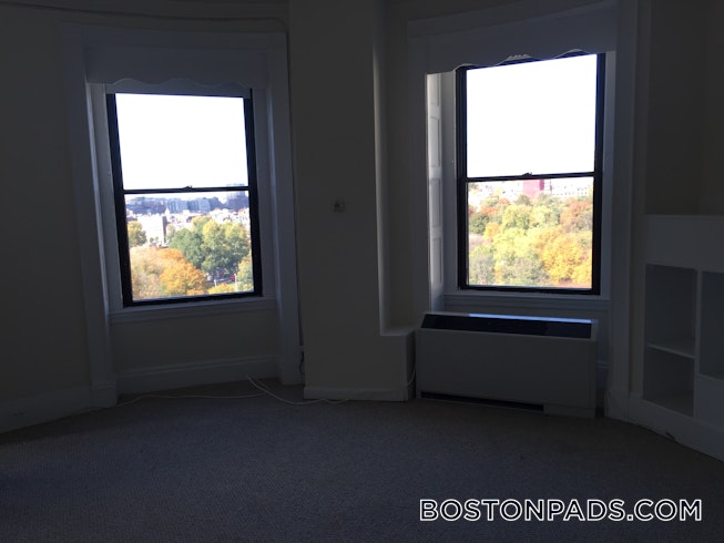 Boston - $3,100 /mo