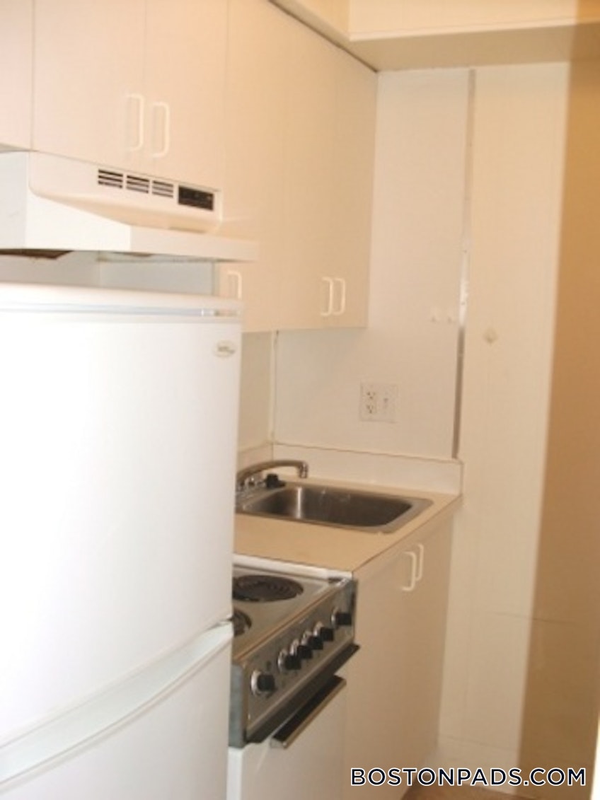 Boston - $2,595 /month