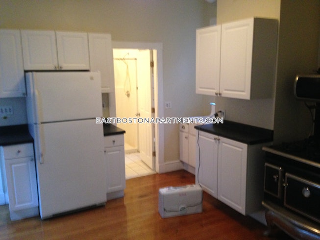 Boston - $2,100 /mo