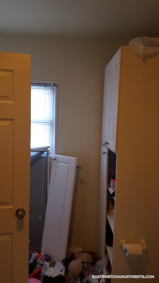 Boston - $2,500 /mo