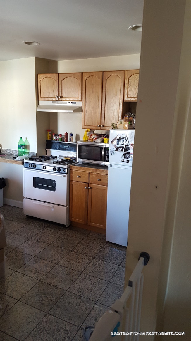 Boston - $2,500 /mo