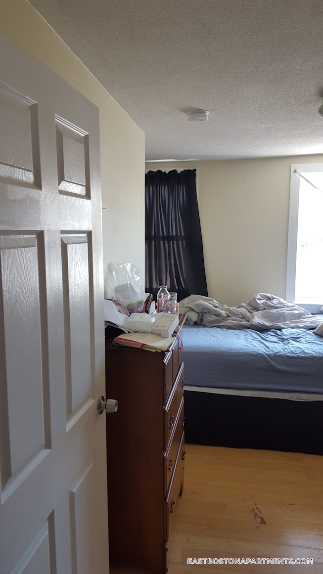 Boston - $2,500 /mo