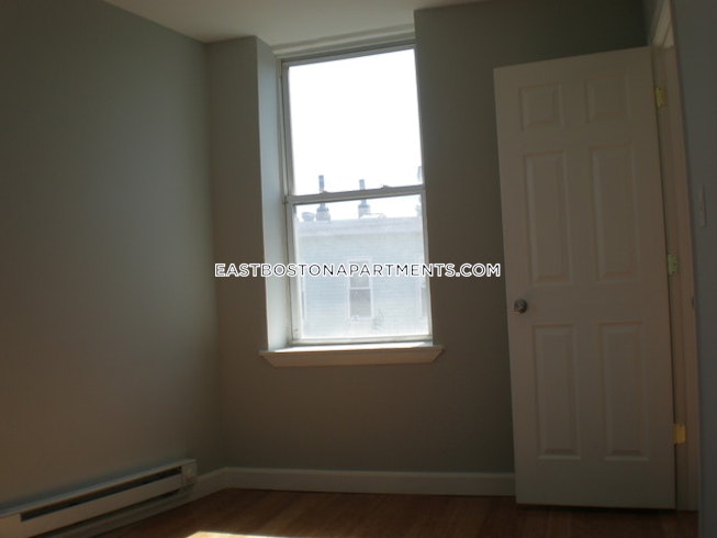 Boston - $2,100 /mo