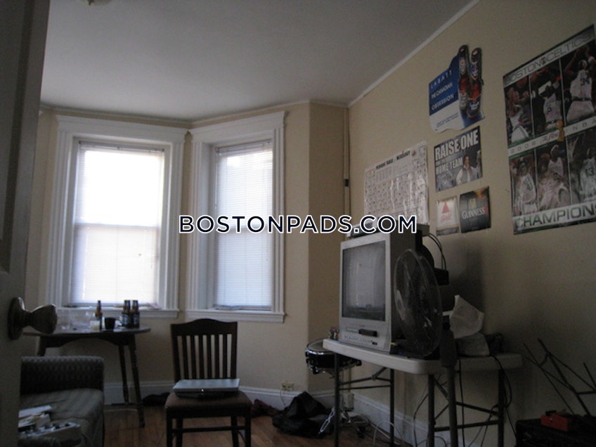 Boston - $2,695 /month