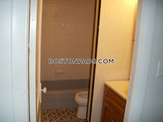 Boston - $3,100 /mo