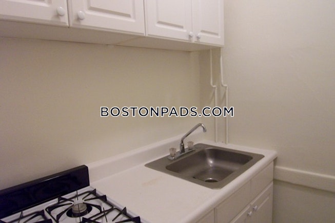 Boston - $2,475 /mo