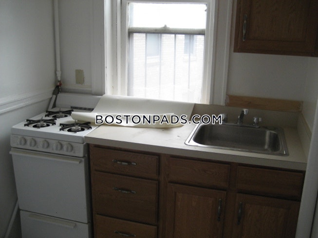 Boston - $2,300 /mo