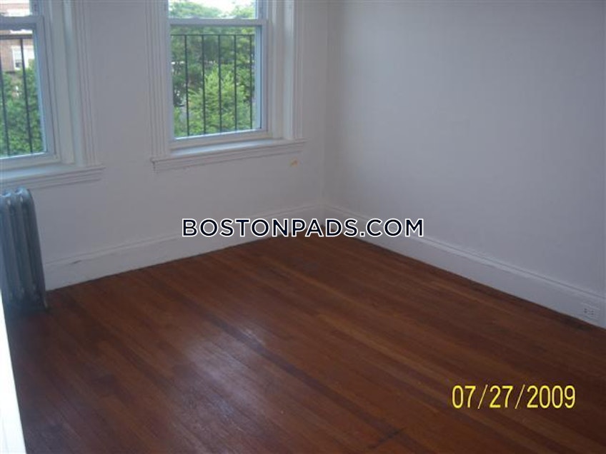 Boston - $2,895 /month