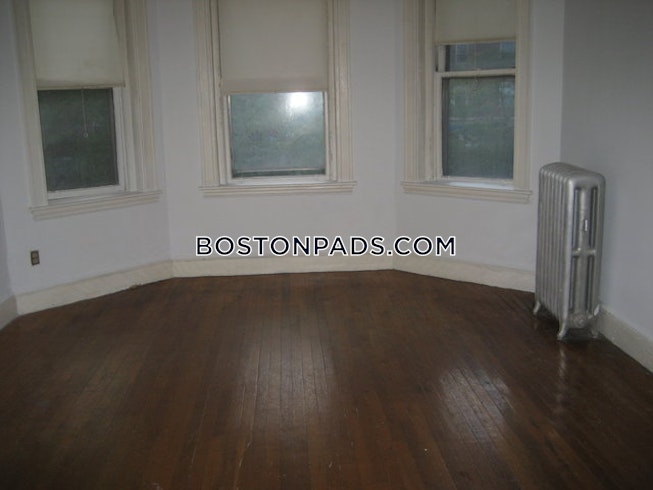 Boston - $1,875 /mo