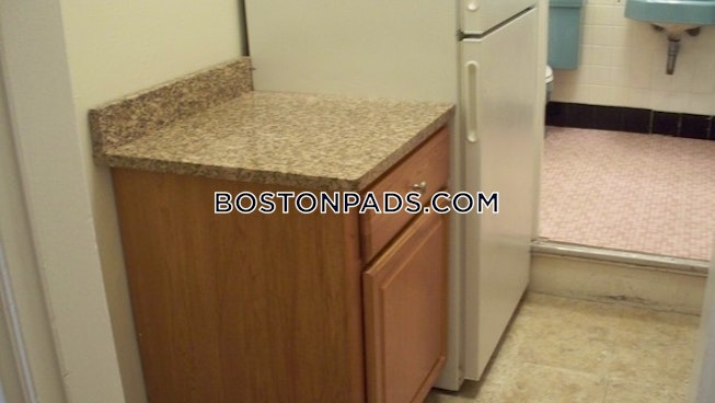 Boston - $3,400 /mo