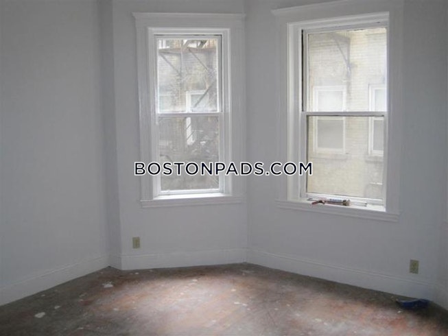 Boston - $2,000 /mo