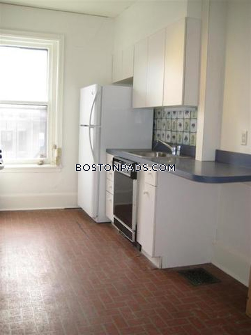 Boston - $3,100 /month