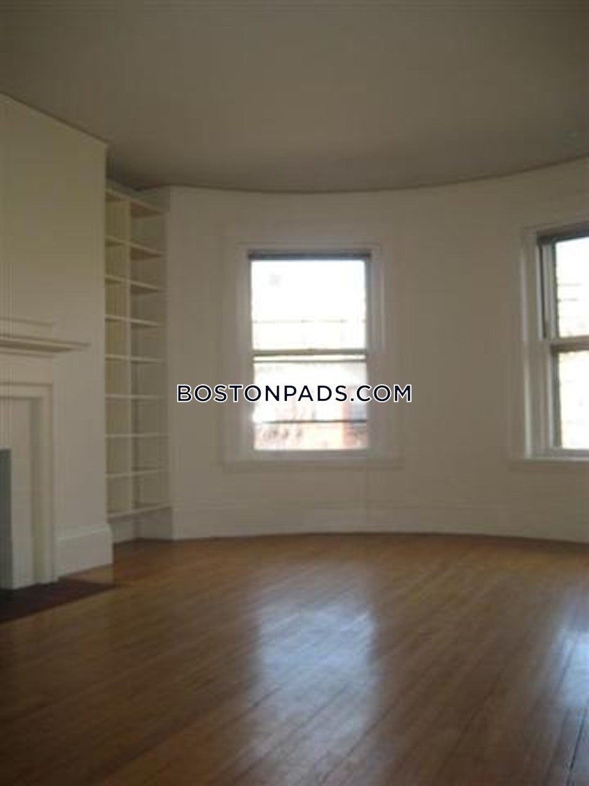 Boston - $3,100 /month