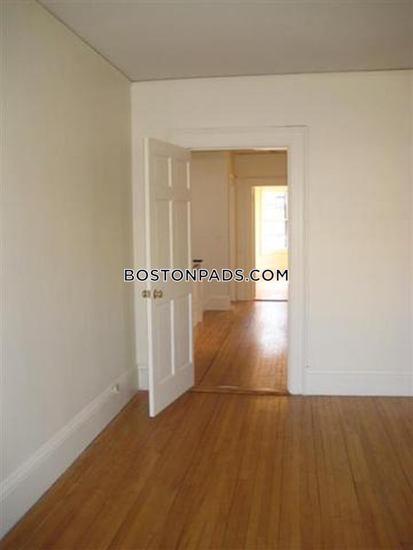 Boston - $3,100 /month