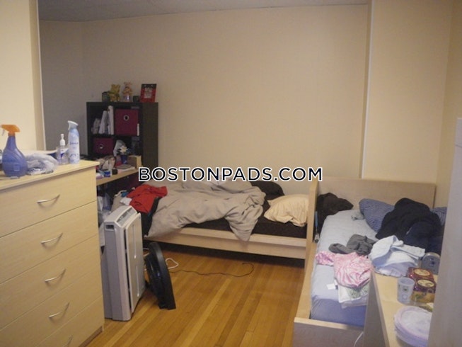 Boston - $3,100 /mo