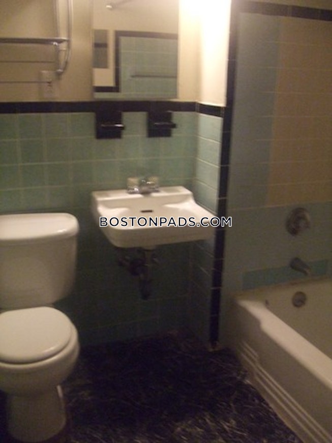 Boston - $2,800 /mo