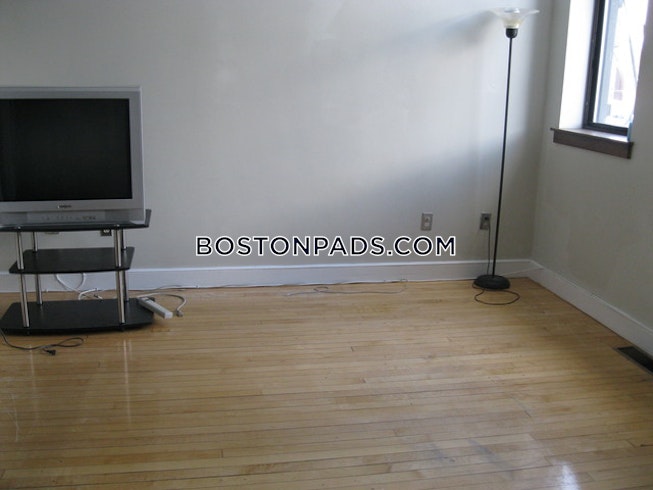 Boston - $3,400 /mo