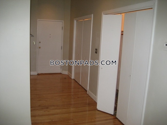 Boston - $3,400 /mo