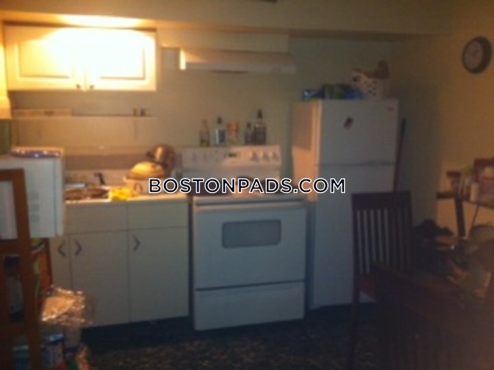 fenwaykenmore-1-bed-1-bath-boston-2800-4503912 