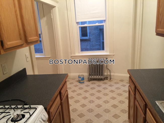 Boston - $2,875 /mo