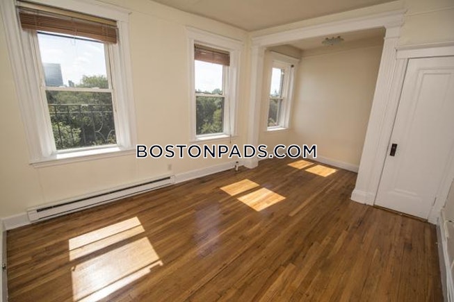 Boston - $2,045 /mo