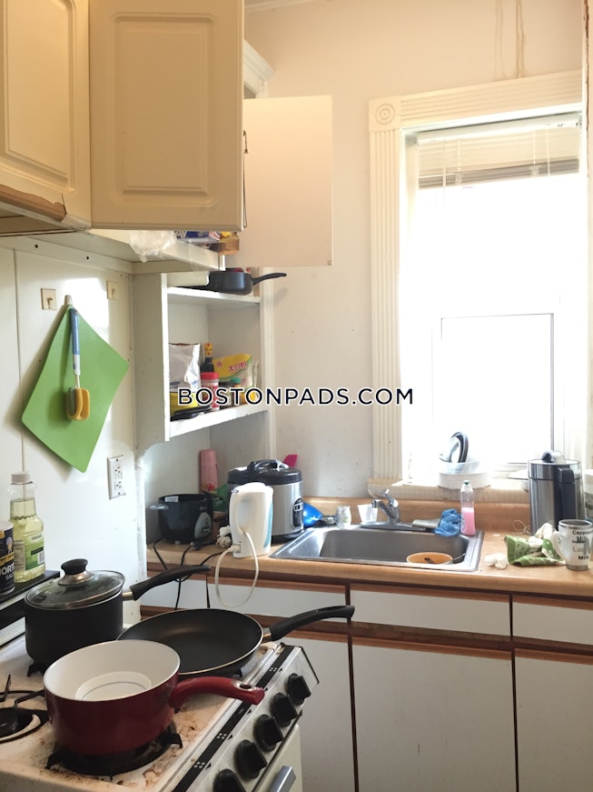 Boston - $3,000 /mo