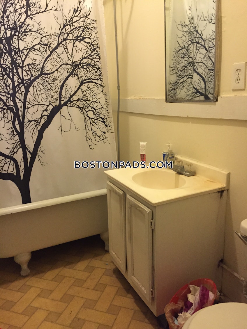 Boston - $2,800 /month