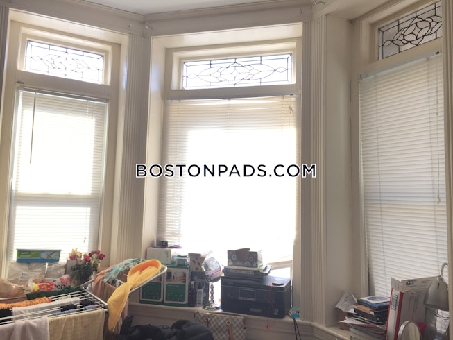 Boston - $3,000 /mo