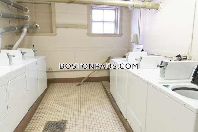 Boston - $2,300 /mo