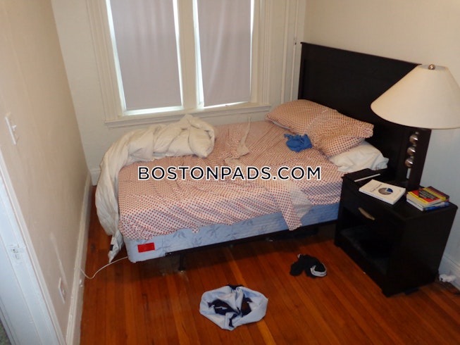 Boston - $2,500 /mo