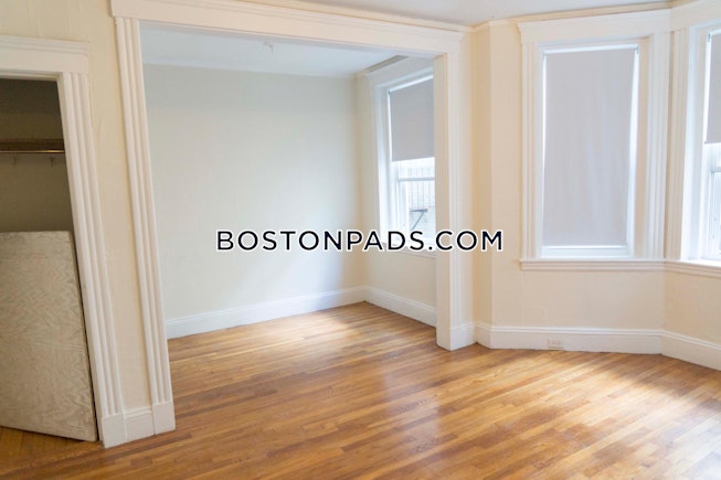 Boston - $1,450 /mo