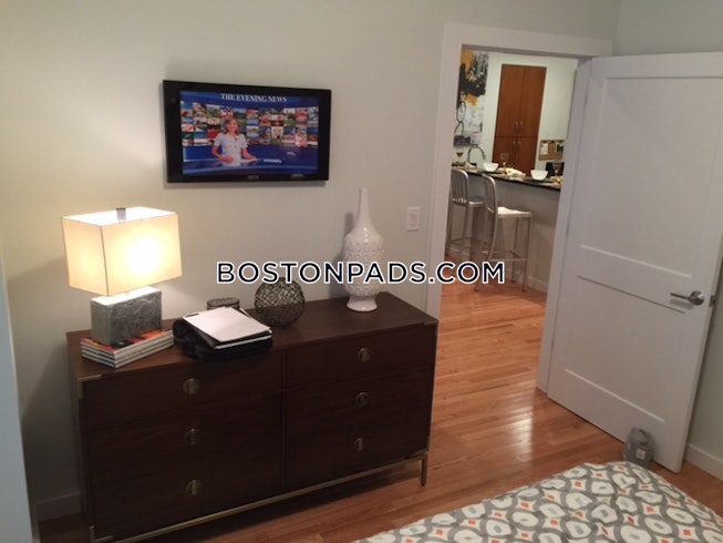 Boston - $4,250 /mo