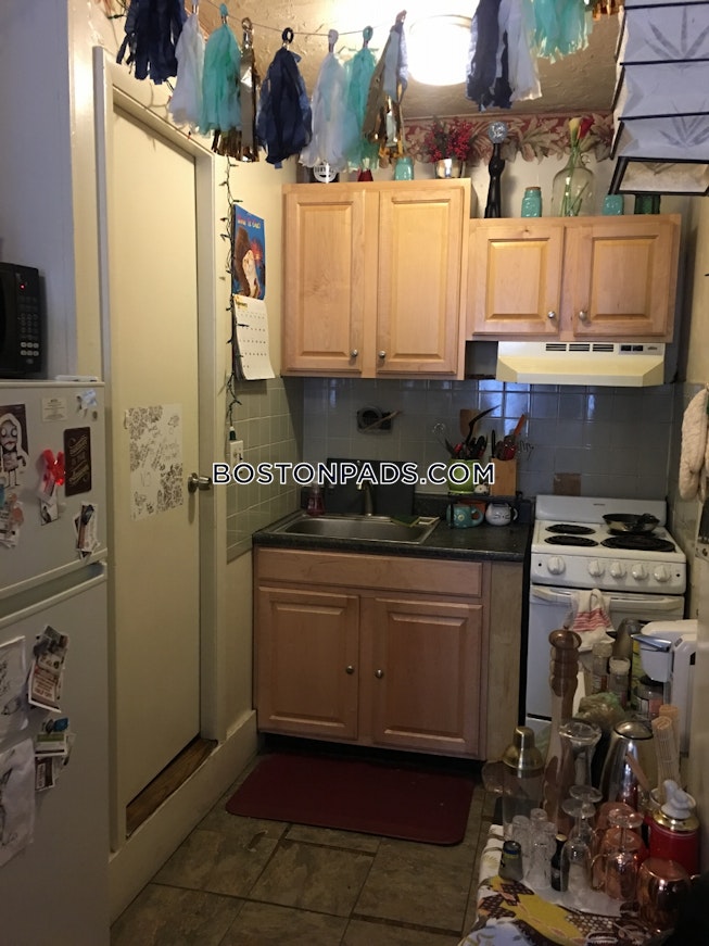 Boston - $2,350 /mo