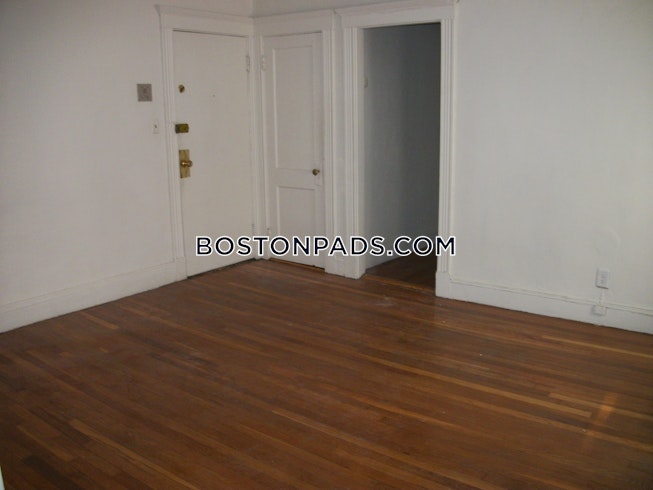 Boston - $2,875 /mo