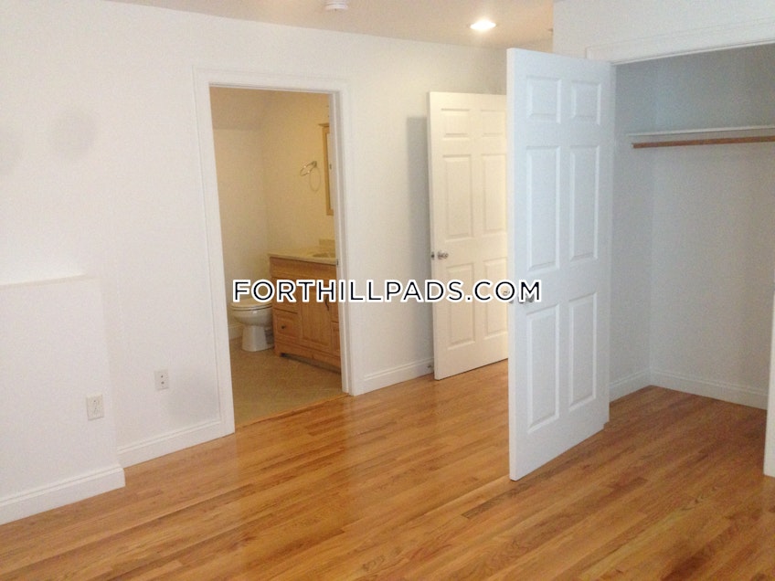 Boston - $3,600 /month