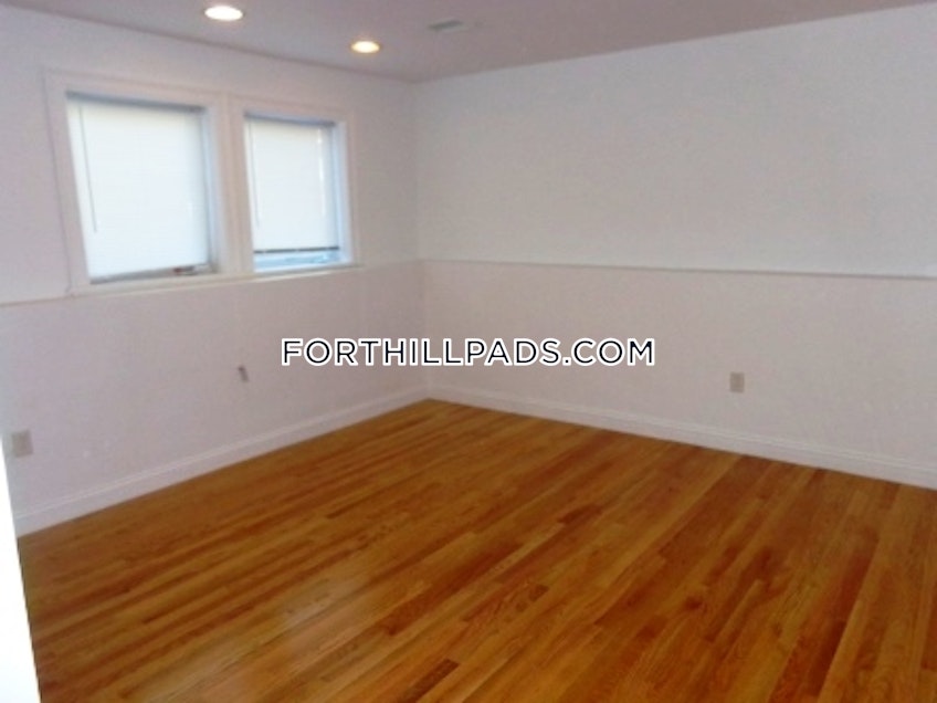 Boston - $3,600 /month