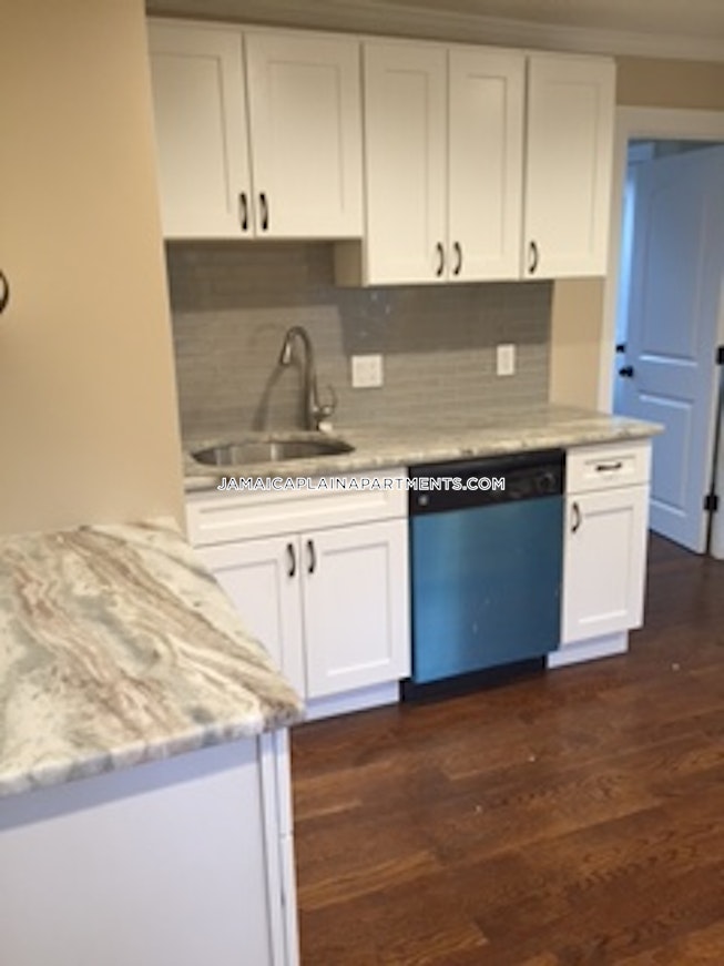 Boston - $2,970 /mo