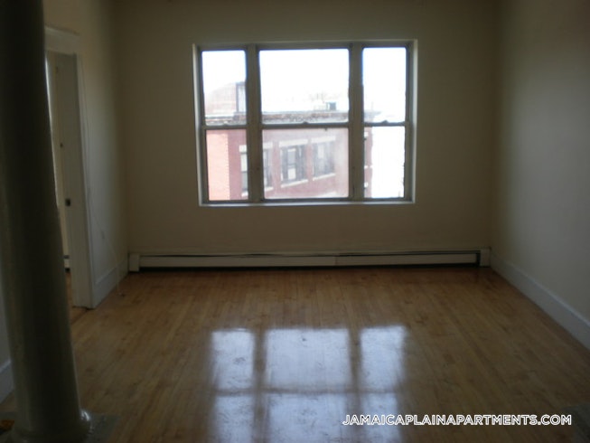 Boston - $2,900 /mo