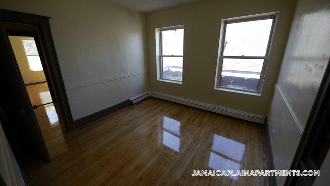 Boston - $2,900 /mo