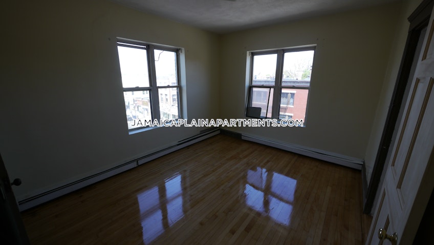 Boston - $2,900 /month