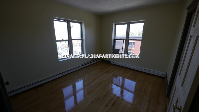 Boston - $2,900 /month