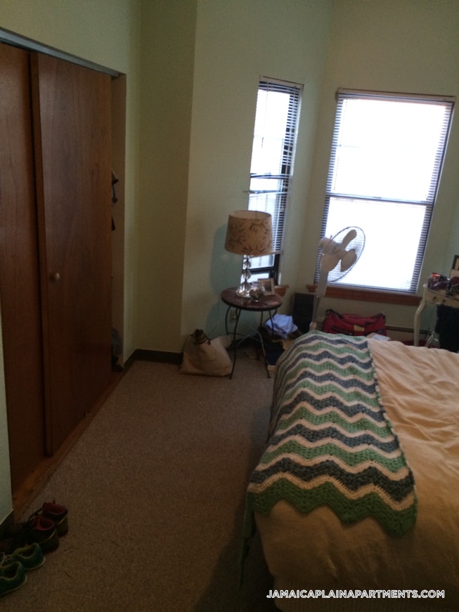 Boston - $2,400 /mo